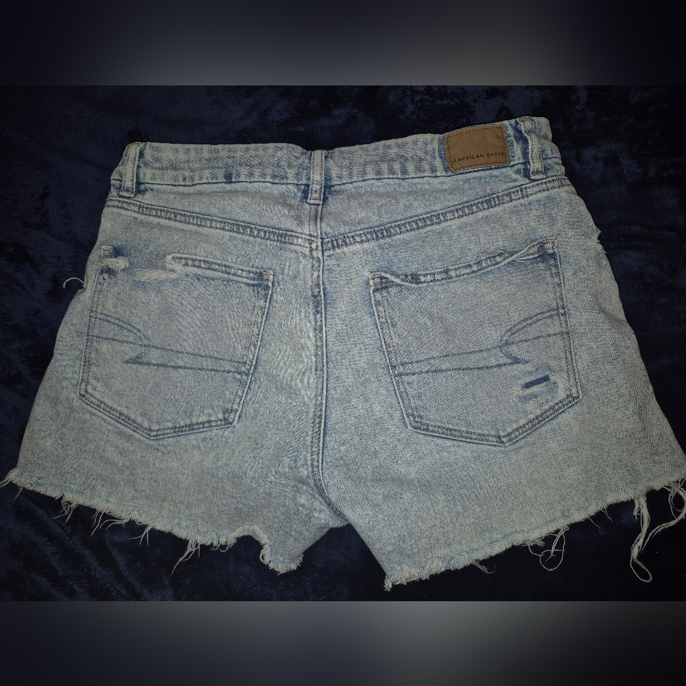American Eagle Outfitters Distressed Denim Shorts - Picture 4 of 4